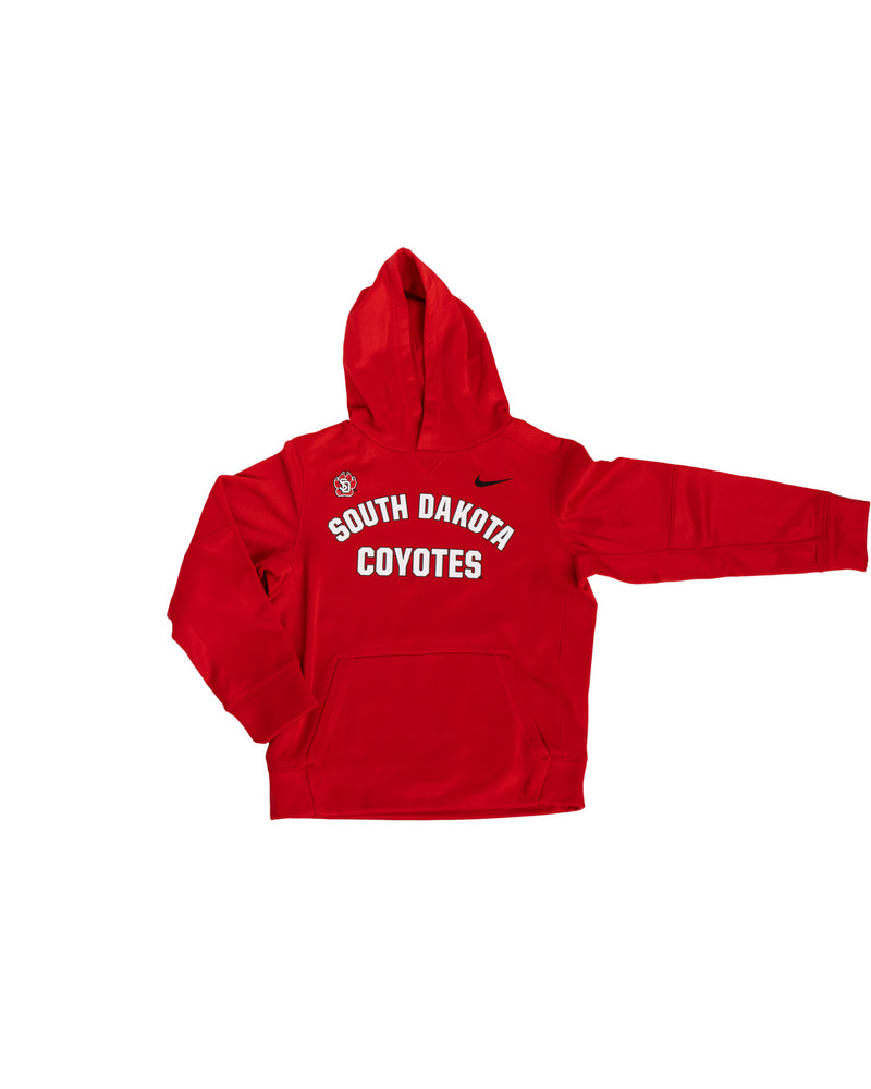 
                
                    Load image into Gallery viewer, Red Nike Boys Therma Pullover Hoodie with the words &amp;#39;SOUTH DAKOTA COYOTES&amp;#39; in white
                
            