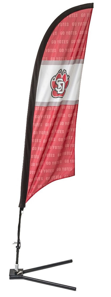 
                
                    Load image into Gallery viewer, 7&amp;#39; red razor sail flag with SD coyote paw print logo
                
            